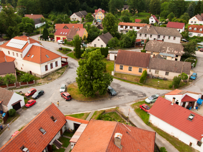 STAŇKOV ŽIJE